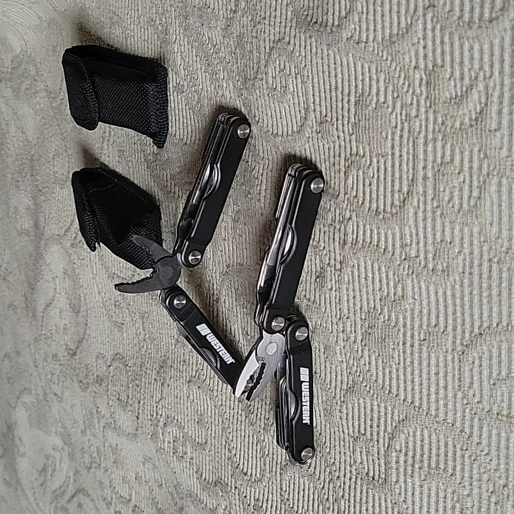 Two Multi-Tool Pockets Kit With Case - image 8